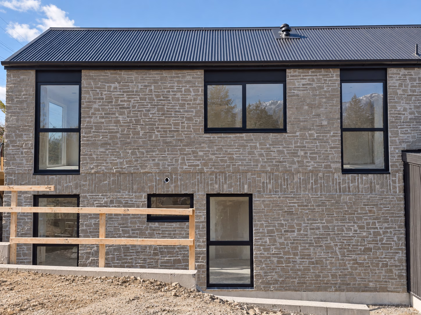 20 Series Fluted Charcoal